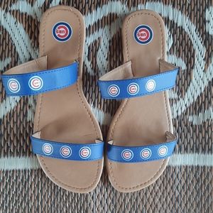 Size 11 women's Cubs sandals